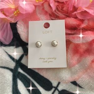 🦢✨LOFT WHITE EARRINGS ✨🦢